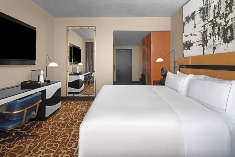 Double room with city view