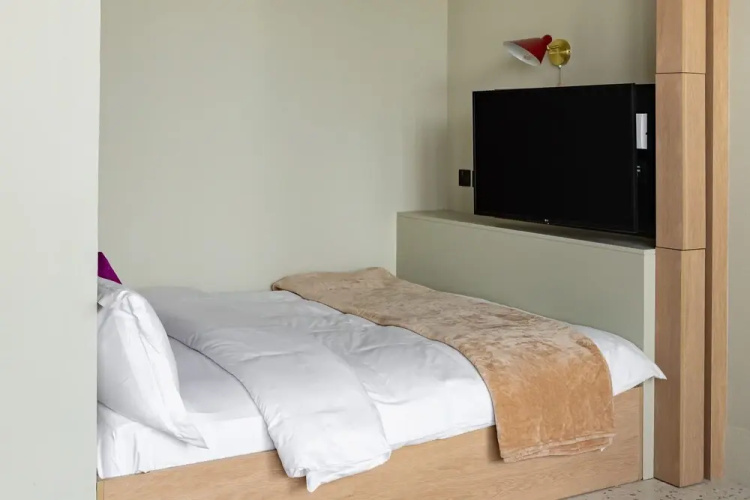 Deluxe Studio With Balcony Full Burj Khalifa View
