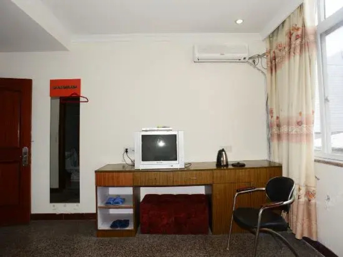 Estate Hotel(Shanghai Chuansha Store )