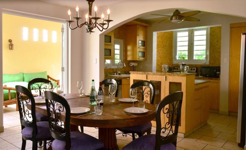 3 Bedrooms Cottage with balcony