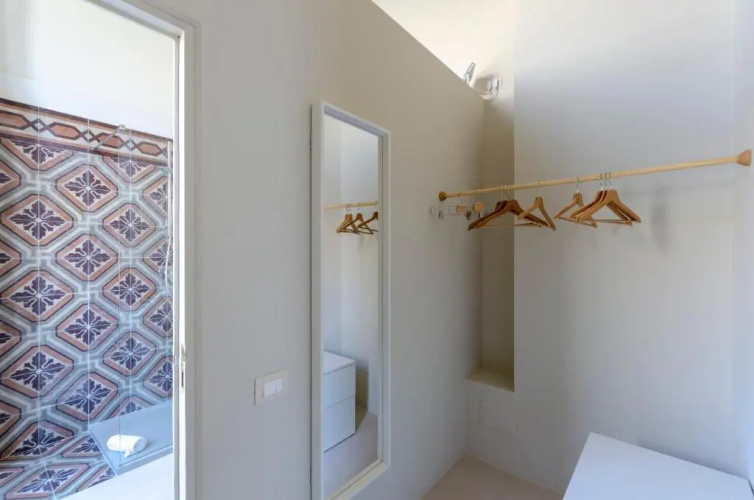 ALTIDO Spacious Flat for 6, close to Via Garibaldi