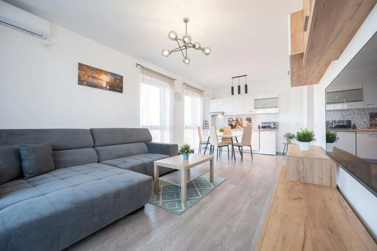 Serene Flat