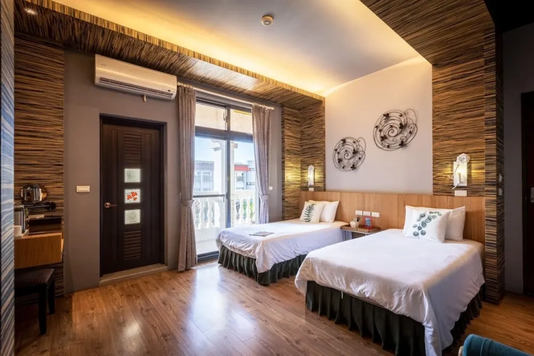 Deluxe Twin room with balcony