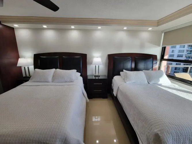 Alexander 819 2 Bedroom Apts
