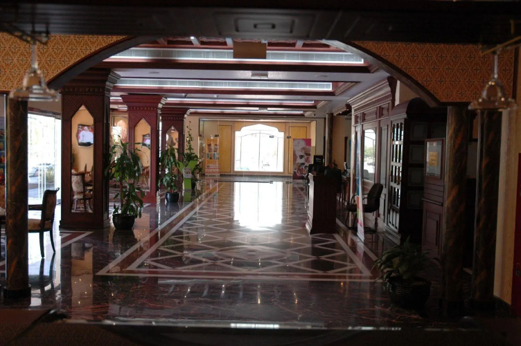 Hotel Golden Oasis