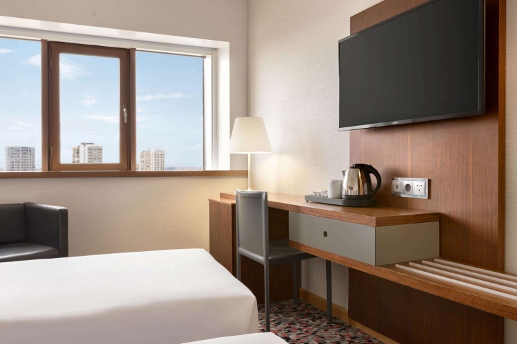 Ramada by Wyndham Lisbon photo 9
