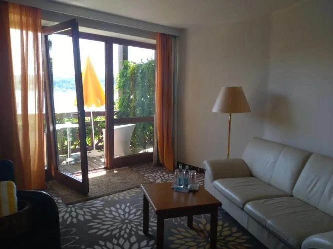 Standard Double room with lake view