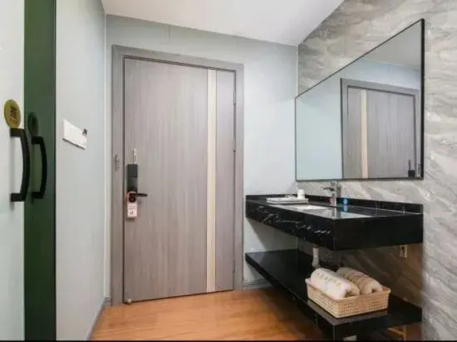 Hotel Pai Hezhou Lingfeng Plaza