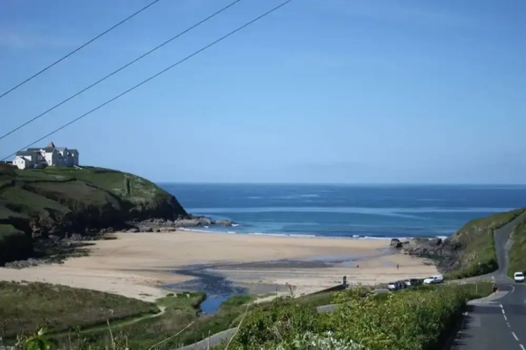 Cosy Shepherds Hut nr Kynance Cove