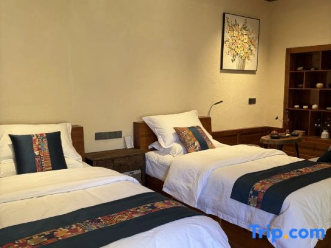Premier Twin room with mountain view