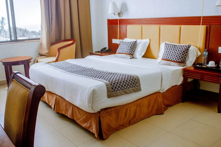 Luwa Evergreen Hotel