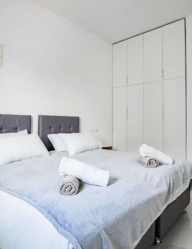 3 Bedrooms Family Apartment with balcony and with city view