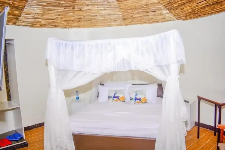 Oloirien Hotel & Resort