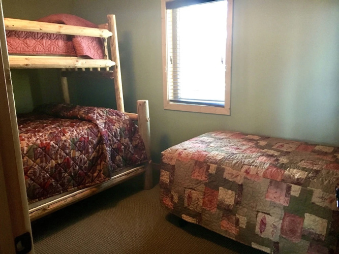 Sportsman's Lodge