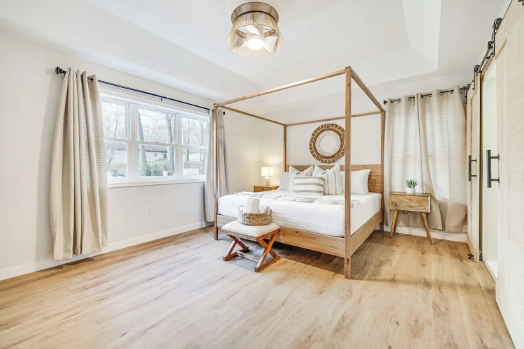 4 Bedrooms Cottage