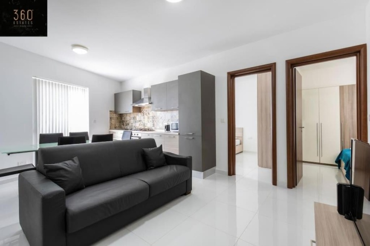 2 Bedrooms Apartment