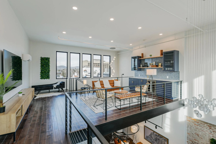 Park View Penthouse Suite 301