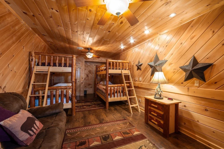 Big Bear Lodge 6 Bedroom Cabin