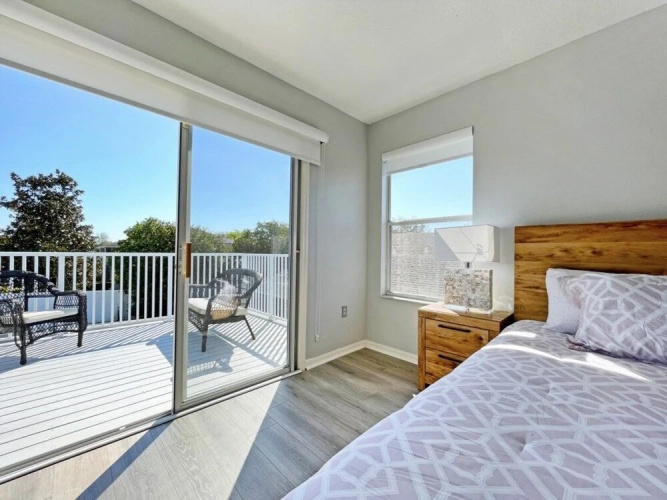 Paradise Point 4 Bedroom Home by RedAwning