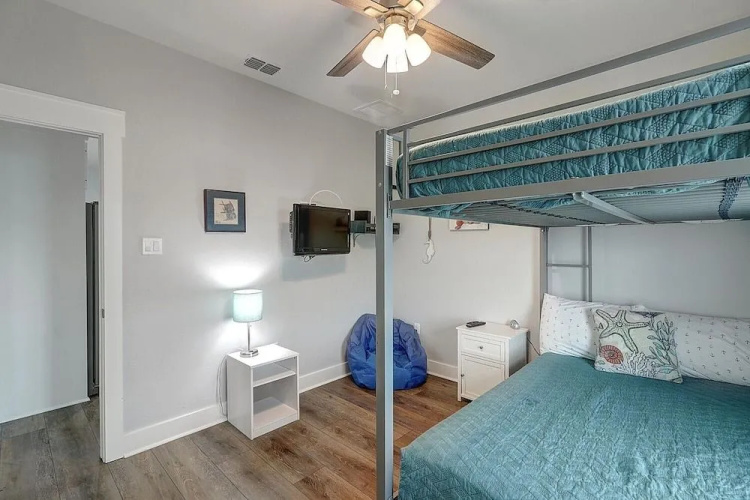 Copano Hooked 4 Bedroom Home by Redawning