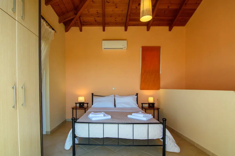 Kyparissia Garden Retreat - Spacious Duplex
