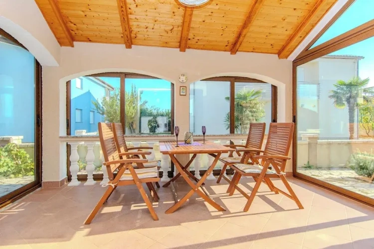 Superior Cottage