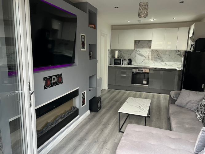 Private 1 Bedroom Apartment - Edinburgh - Sleeps 2
