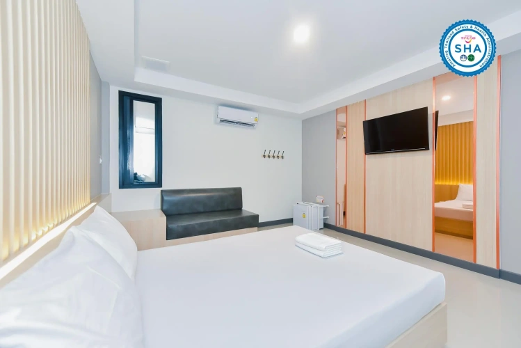 Standard Double room with city view