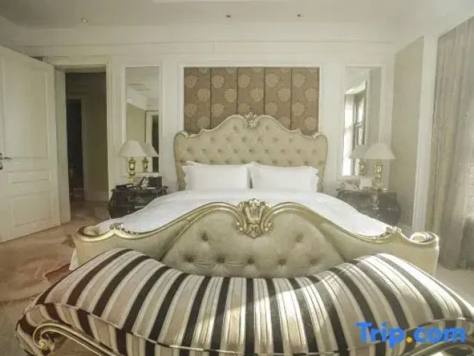 Presidential Quadruple Suite