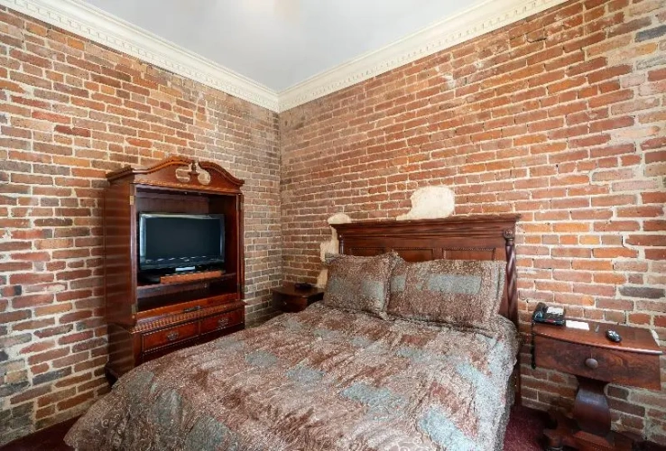 1 Bedroom Suite
