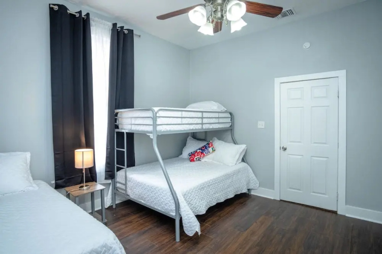 Stunning 2br/1ba Historic Pad Few Steps Downtown