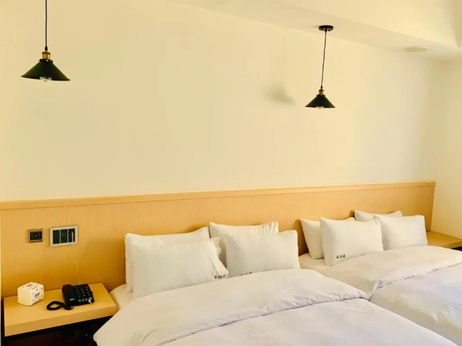 Standard Quadruple room with lake view