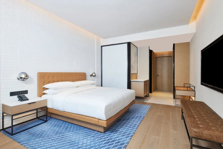 Premier Double room with city view