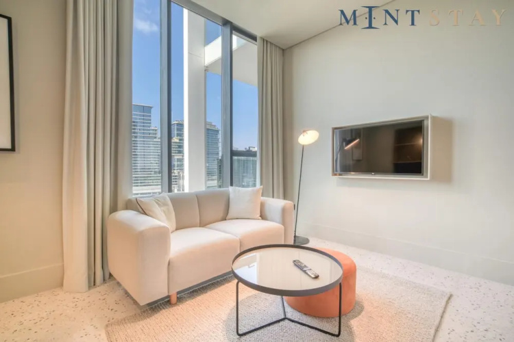 Chic Studio w Panoramic Burj Khalifa Views
