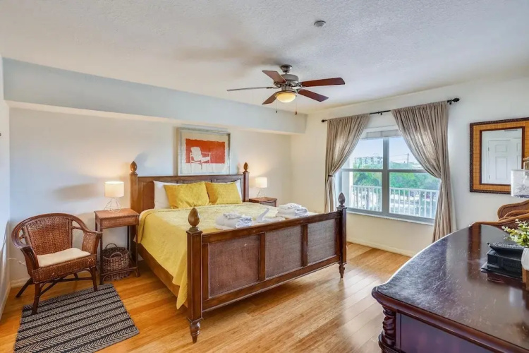 Oceanside 302