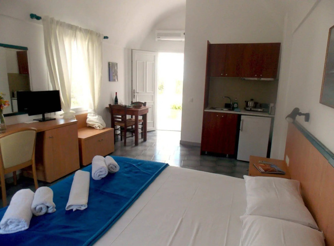Sunrise Studios Perissa