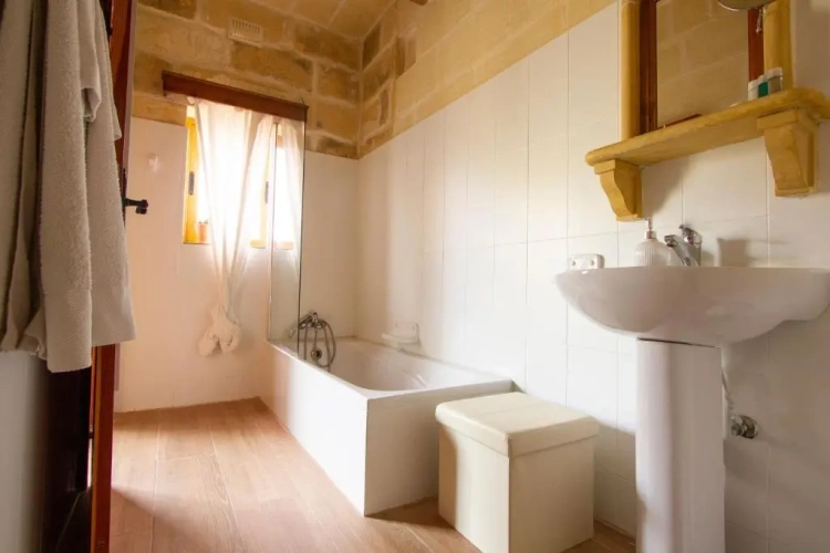 Standard Triple room with balcony