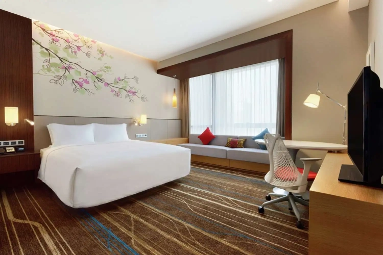 Double room with city view