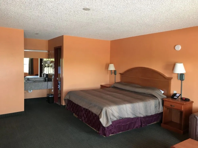 American Inn Cleburne