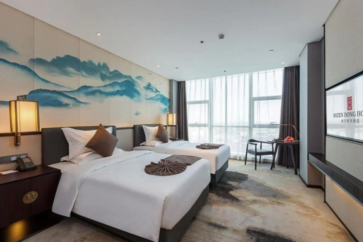 Rezen Dong Hotel (Baoding Passenger Transport Center Yuhua Road Branch)