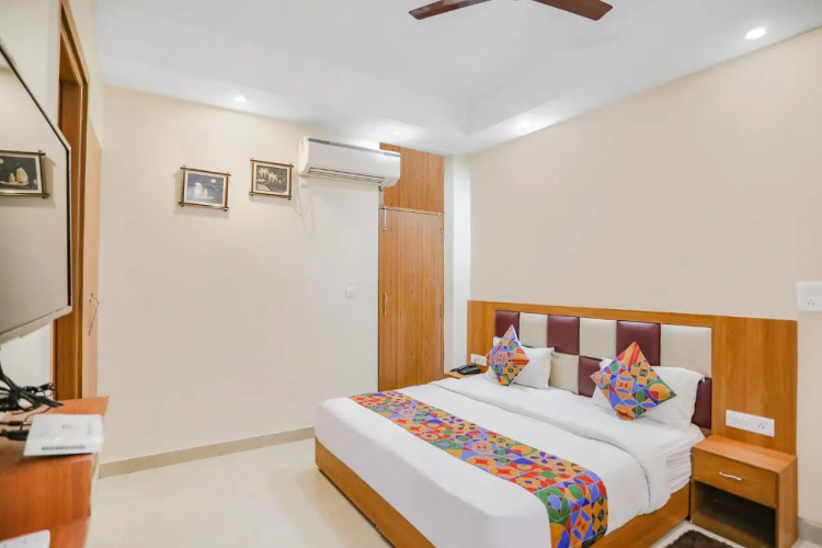 FabExpress Royal Stay