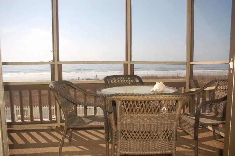 Crescent Beach Villas, unit 101 - 2 Br Condo