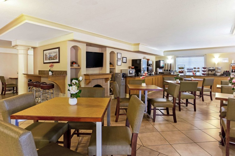 La Quinta Inn by Wyndham College Station photo 25