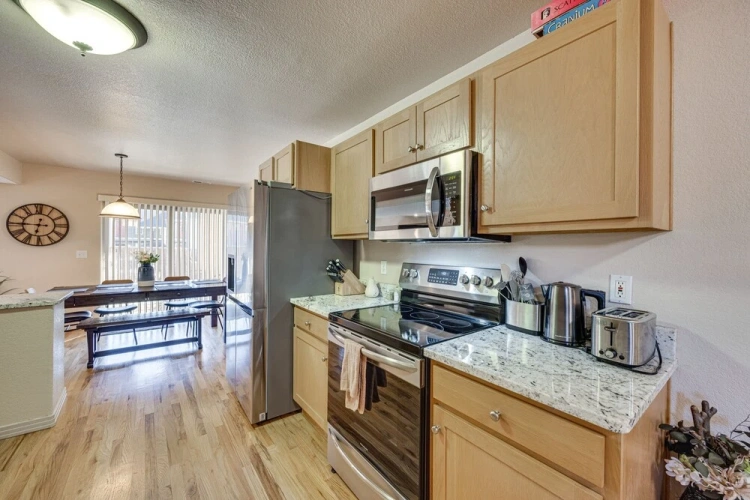 3 Bedrooms Apartment