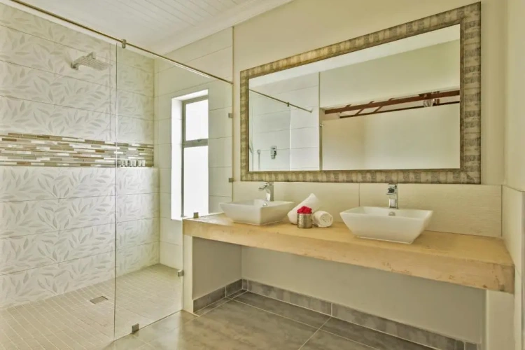 2 Bedrooms Chalet