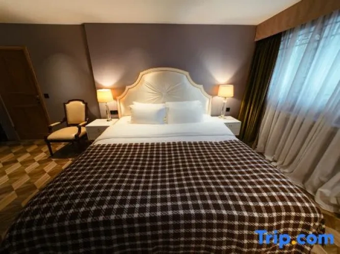 2 Bedrooms Suite