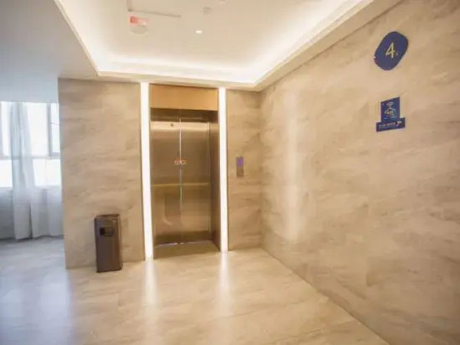 Su 8 Select Hotel
