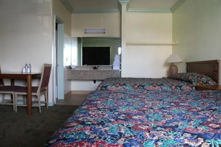Economy Quadruple room