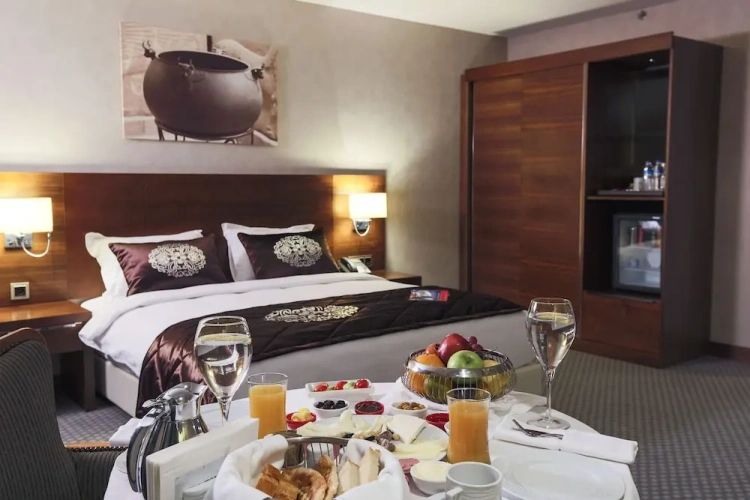 Standard Double room with city view
