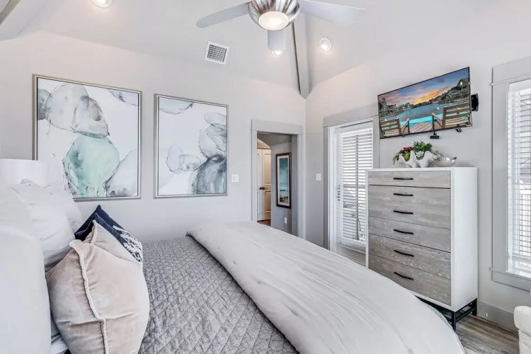 Beached Inn 236 BE